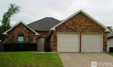 Main picture of 907 Sharp Dr