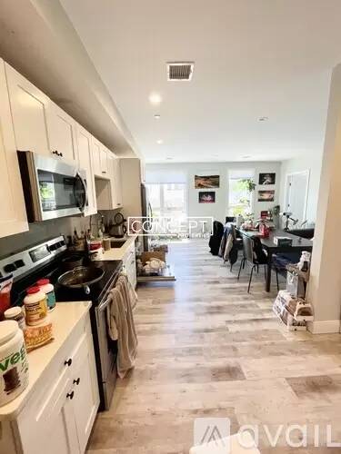 Main picture of 1457 Tremont St