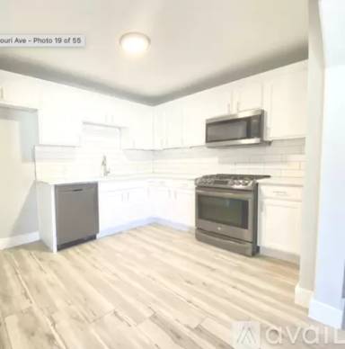 Main picture of 3016 W Missouri Ave