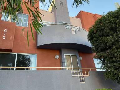 Main picture of 615 N Hayworth Ave