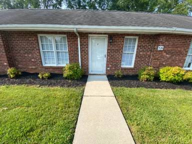 Main picture of 326 Cedar St