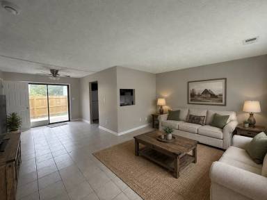 Main picture of 1966 Padgett Dr