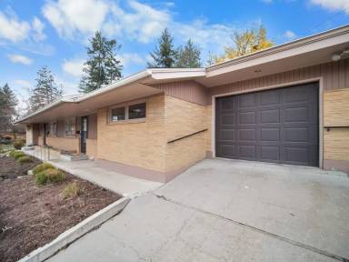 Main picture of 107 E 16th Ave