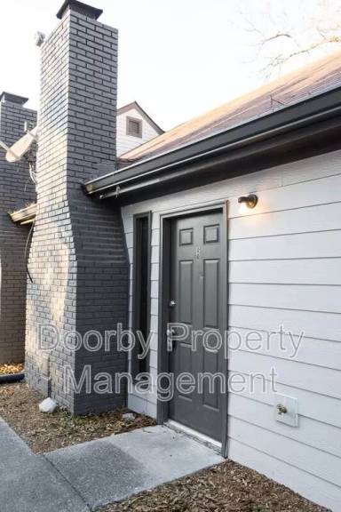 Main picture of 18 S Germantown Rd