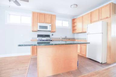 Main picture of 2123 W Warner Ave