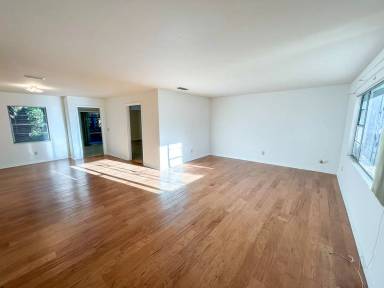 Main picture of 611 NE 7th Ter