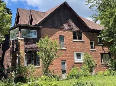 Main picture of 182 Eastlawn St