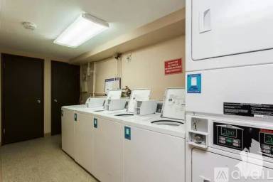 Main picture of 530 W Aldine Ave