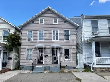 Main picture of 253 Chambersburg St