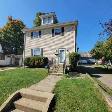 Main picture of 215 Woods Ave