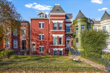 Main picture of 1328 Maryland Ave NE