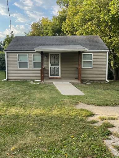 Main picture of 9415 E 47th St