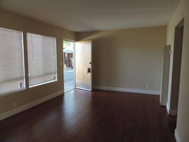 Main picture of 161 Oak Ave