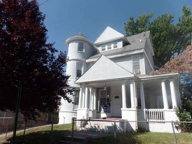 Main picture of 606 E 25th St