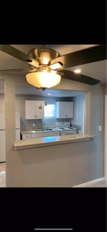Main picture of 2113 Saladia St