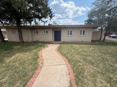 Main picture of 3211 29th St