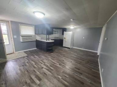 Main picture of 225 S Jackson St