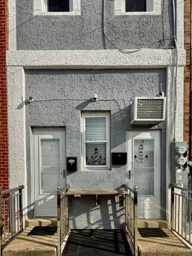 Main picture of 2443 S 7th St
