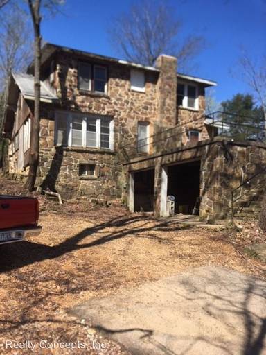 Main picture of 2235 W Maple St