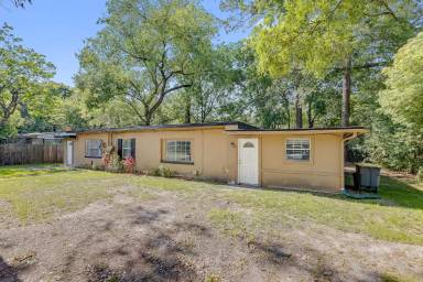 Main picture of 3329 Gilmore St