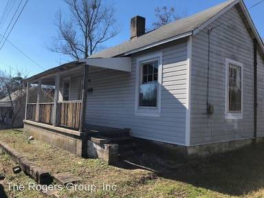 Main picture of 902 Elm St