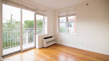 Main picture of Clinton Grand