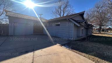 Main picture of 761 N Country Acres Ave