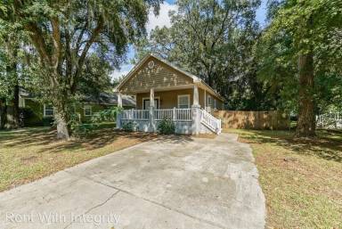 Main picture of 2725 Kennedy Dr