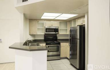 Main picture of 7917 Selma Ave