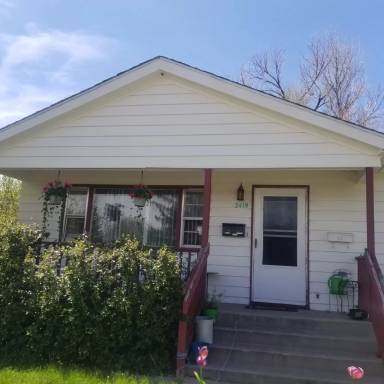 Main picture of 2419 E 12th St