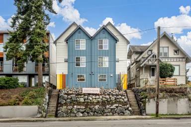Main picture of 5612 Roosevelt Way NE