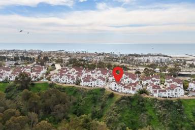 Main picture of 830 Harbor Cliff Way