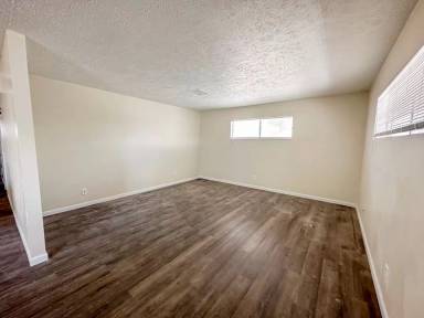 Main picture of 2121 N Acoma Dr