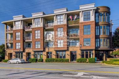 Main picture of 810 W 4th St