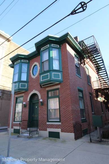 Main picture of 265 Boas St