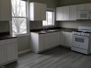 Main picture of 47 Spring St