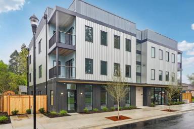 Main picture of 4920 SW Pacific Ave