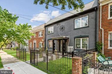 Main picture of 1355 Bryant St NE