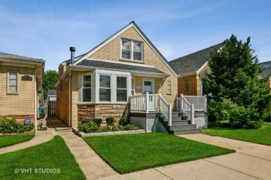 Main picture of 3233 N Pacific Ave