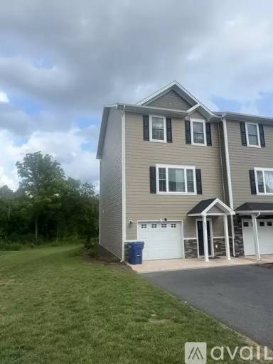 Main picture of 1215 Harvest Ct