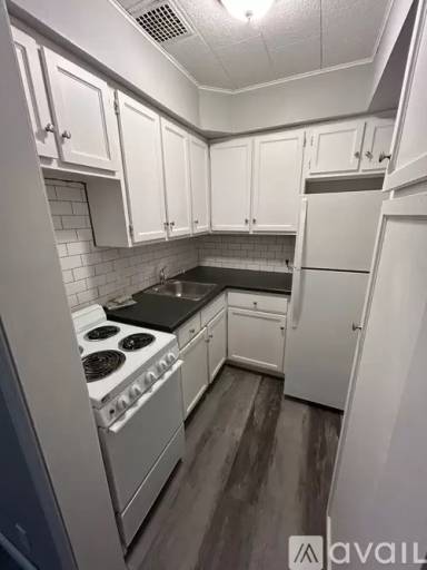 Main picture of 206 W Clark St