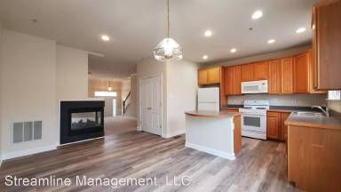 Main picture of 909 Crestfield Dr