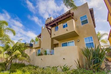 Main picture of 3923 Riviera Dr