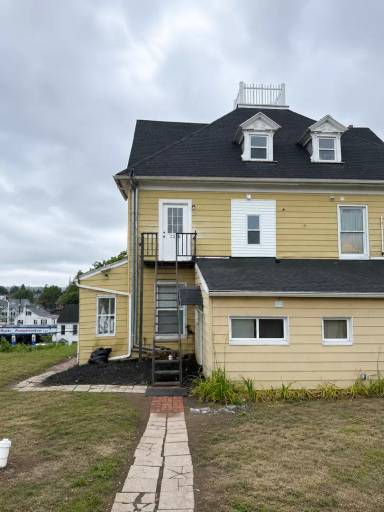 Main picture of 235 W Main St