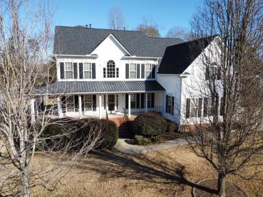 Main picture of 124 Hartwick Ln