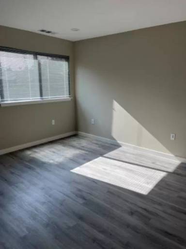 Main picture of 192 W Rosemary Ln