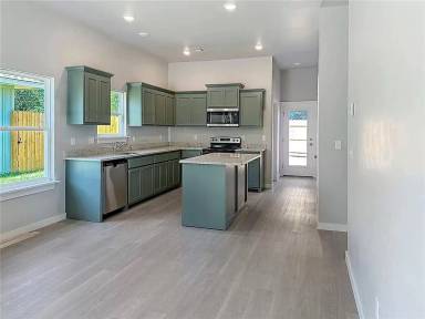 Main picture of 201 SW 17th St