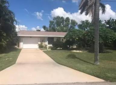 Main picture of 1121 SE 38th St