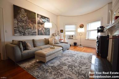 Main picture of 1685 Beacon St