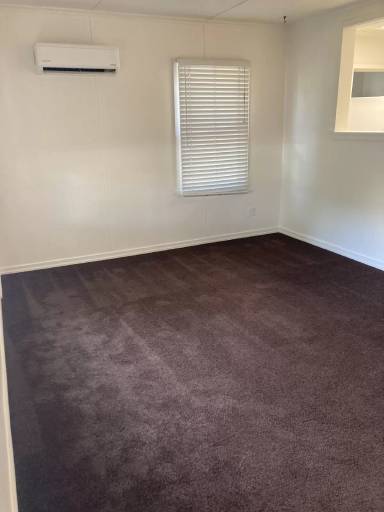 Main picture of 210 Diggles St